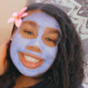 Meet your Posher, Adrianna